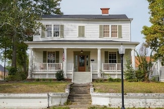522 N 6th Ave, Laurel, MS 39440