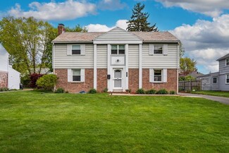 82 Longfellow Dr, Longmeadow, MA 01106