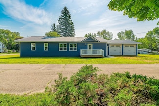 402 E Iowa St, Elmore, MN 56027
