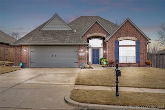 7508 E Knoxville St, Broken Arrow, OK 74014