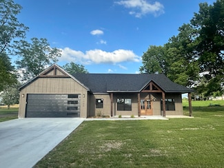 1988 Morris Rd, Mountain Grove, MO 65711