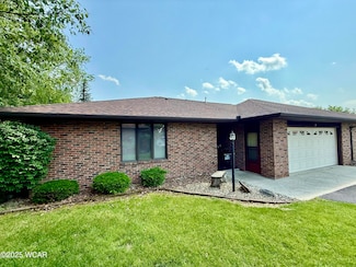 38 La Plas Dr, Findlay, OH 45840