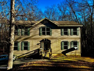 108 Red Shale Rd, Hawley, PA 18428