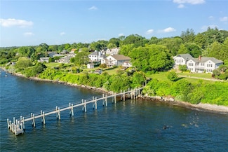 205 Seaside Dr, Jamestown, RI 02835