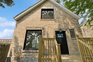 410 N Troy St, Chicago, IL 60612