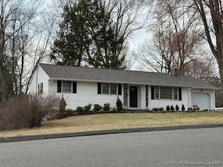 90 Diane Dr, South Windsor, CT 06074