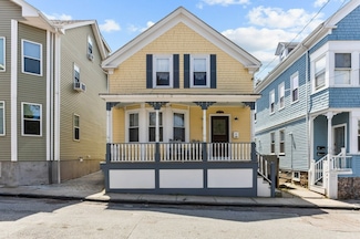 11 Ann St, Newport, RI 02840