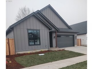 535 Buster Ln, Eugene, OR 97404