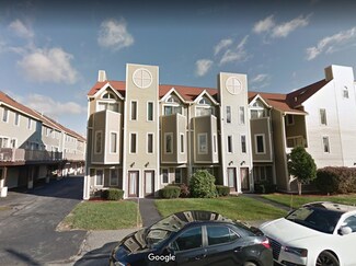 70 Austin St Unit 33, Lowell, MA 01854