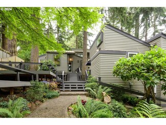 2908 McKendrick St, Eugene, OR 97405