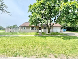 2817 Lincoln St, Lorain, OH 44052