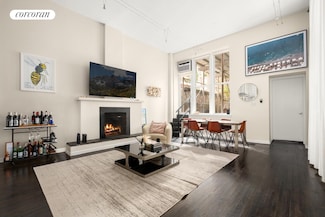 242 W 72nd St Unit 1R, New York, NY 10023