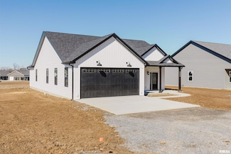 1200 Joy Ln, Johnston City, IL 62951