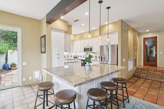 8358 Gilman Dr Unit E, La Jolla, CA 92037