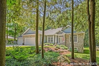 13351 Lakeshore Ave, Grand Haven, MI 49417