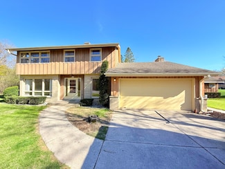 1141 W Acacia Rd, Milwaukee, WI 53217