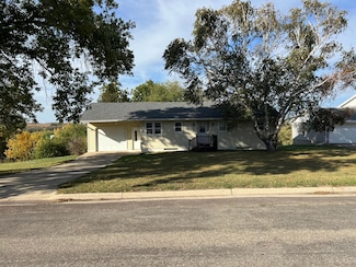 319 Lakeview St S, Lake Benton, MN 56149