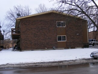 1671 Maple Ln, Elgin, IL 60123