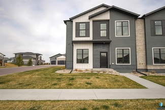 8623 W Shoreline Place, Sioux Falls, SD 57107