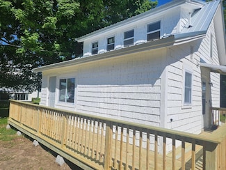 34 Highland Ave, Newport, ME 04953