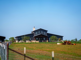 12093 New Sulphur Springs Rd, Adkins, TX 78101