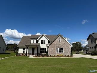 306 Lake Creek Dr, Guntersville, AL 35976