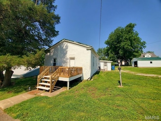 107 N 3rd St, La Grange, MO 63448
