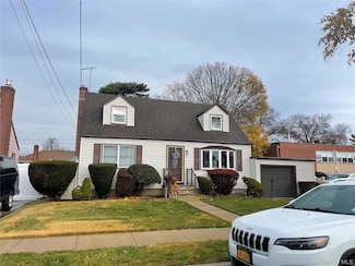 626 Wool Ave, Franklin Square, NY 11010