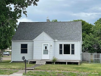202 S Polk Ave, Pierre, SD 57501