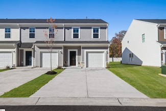 137 Randwick Ln, Greer, SC 29651