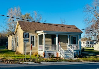 315 Kentucky St, Clarksville, MO 63336