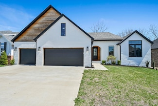 6038 S Maryland Ave, Springfield, MO 65810