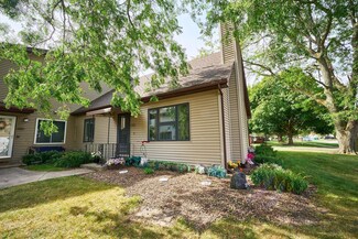 1725 Cedarbrook Ct Unit 11, Sycamore, IL 60178