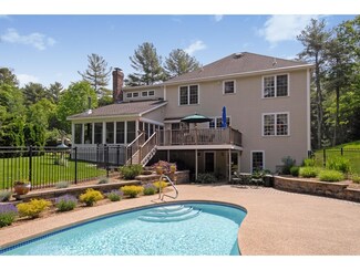 14 Deer Run Rd, North Hampton, NH 03862