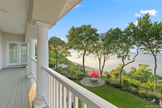 15 Stephans Path, Port Jefferson, NY 11777