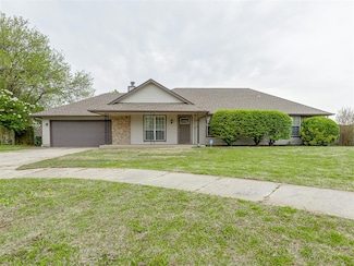 2000 Burgundy Ct, Norman, OK 73071