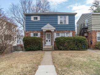 38 Parkwood St, Albany, NY 12208