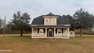 660 Evers Rd, Bladenboro, NC 28320