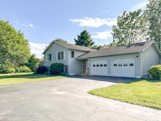 30 Green Acres Rd, Hudson Falls, NY 12839