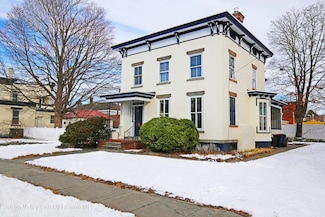 11 W Bridge St, Saugerties, NY 12477