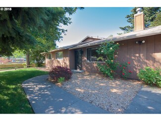 345 4th St, Fairview, OR 97024