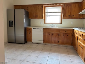 34 Hilton St, Belleville, NJ 07109