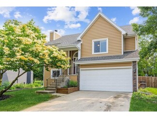 405 53rd Place, West Des Moines, IA 50266