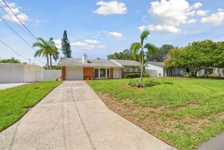 14668 Brewster Dr, Largo, FL 33774