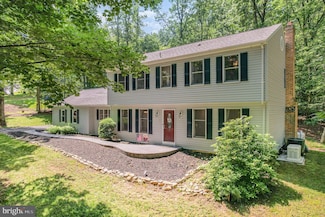 664 Spring Ln, Boiling Springs, PA 17007
