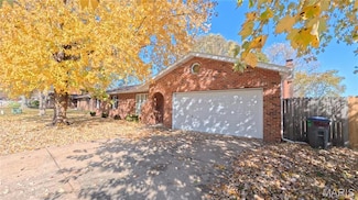 408 Weatherstone Dr, Belleville, IL 62221