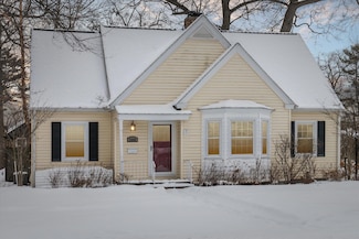 2440 Wickham Dr, Muskegon, MI 49441