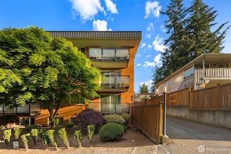 845 NE 125th St Unit 301, Seattle, WA 98125