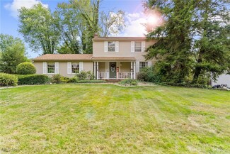 8538 Carriage Hill Dr NE, Warren, OH 44484