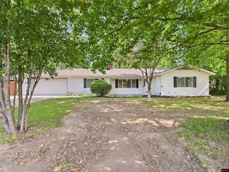915 E 2nd St, Mountain Home, AR 72653